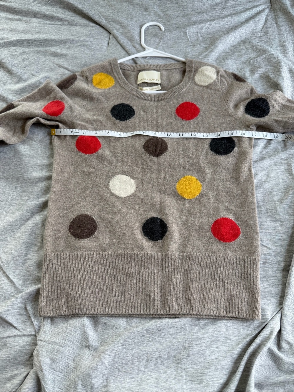 Cynthia Rowley Womens 100% Cashmere Sweater Pullover XS Taupe Polka Dot Preppy - Picture 8 of 10